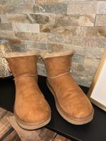UGG mini bailey button Hessen - Hammersbach Vorschau