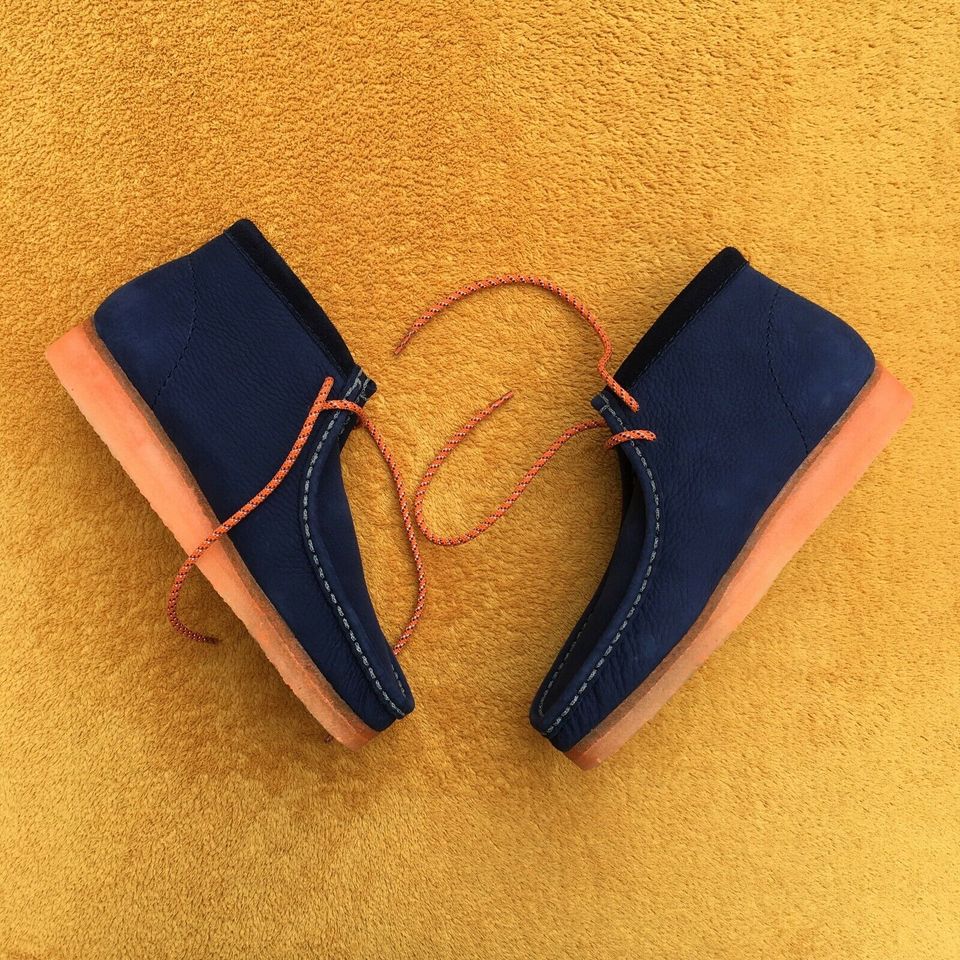 Clarks x MF Doom Wallabee Boot 'Navy Multi Leather' in Vohburg an der Donau