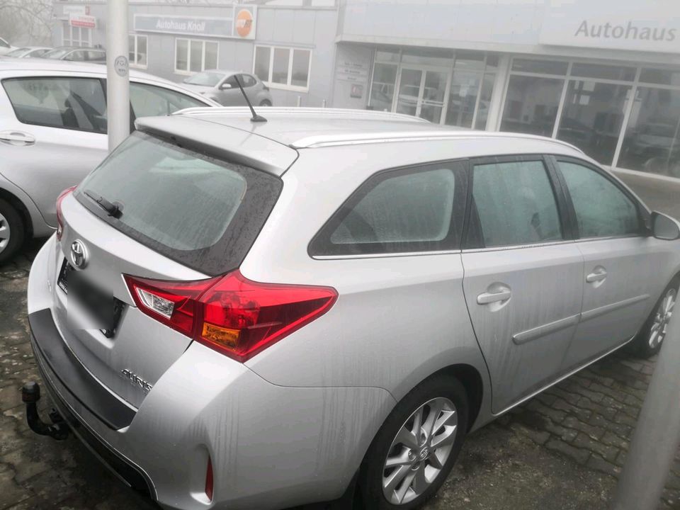 Toyota Auris Edition, Touring Sport in Ludwigshafen