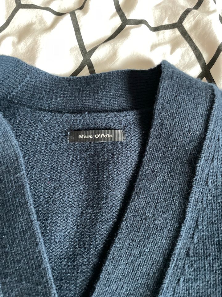 Marc O’Polo Strickjacke Cardian Gr M blau sehr gut erhalten in Ganderkesee