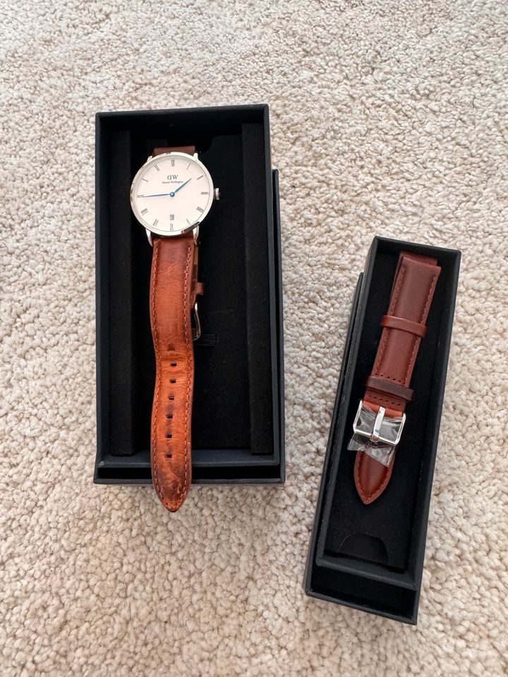 Daniel Wellington Uhr + Wechselband in Büdelsdorf