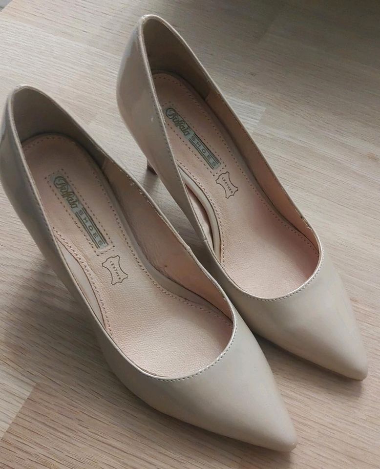 Buffalo High Heel Pumps // Gr. 36 // beige in Berlin