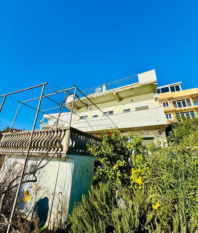 Haus mit wunderschönem Meerblick in Dobra Voda, Montenegro in Berlin