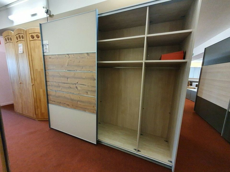 NIKO-29 Kleiderschrank 250cm WIEMANN AUSSTELLUNGSSTÜCK by NIKO in Rheine