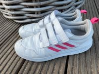 Adidas Hallenschuhe Klettverschluss Gr. 40 Kreis Ostholstein - Bad Schwartau Vorschau