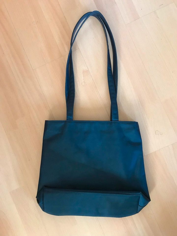 Große Umhänge-Handtasche / Shopper, schwarz in Geretsried