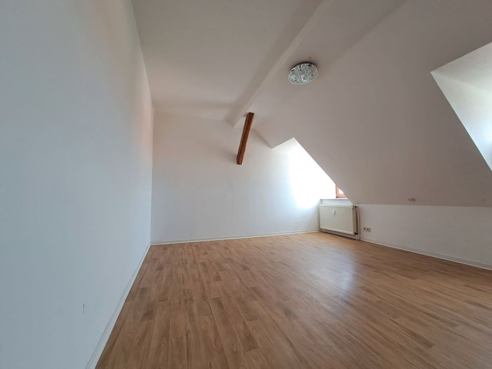 Helle Dachgeschosswohnung in Alsleben (Saale)