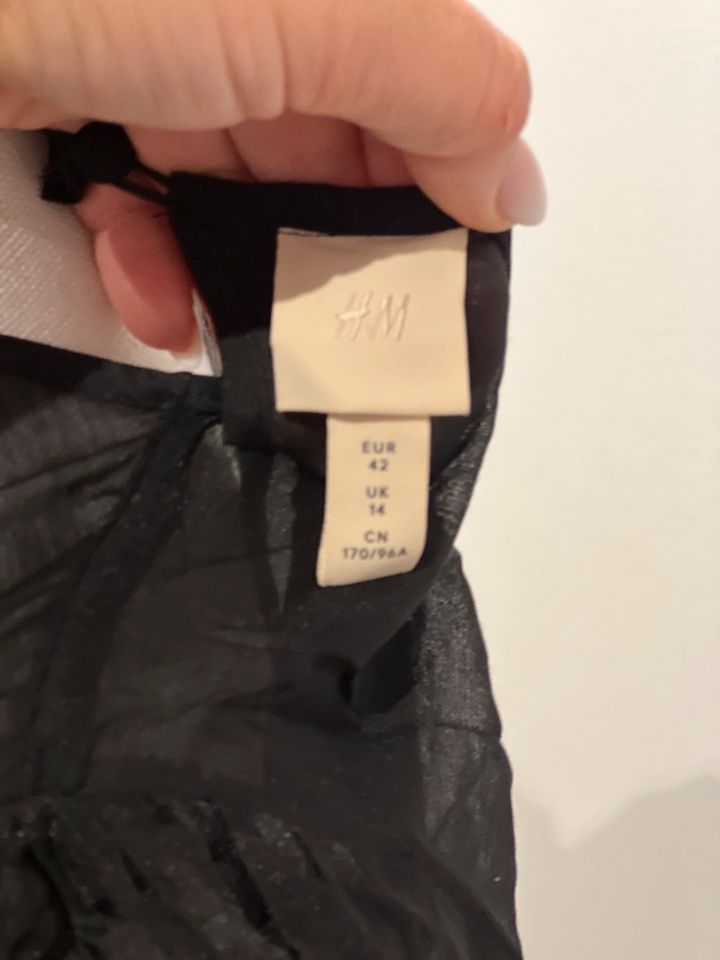 Bluse 42 H&M in Düsseldorf