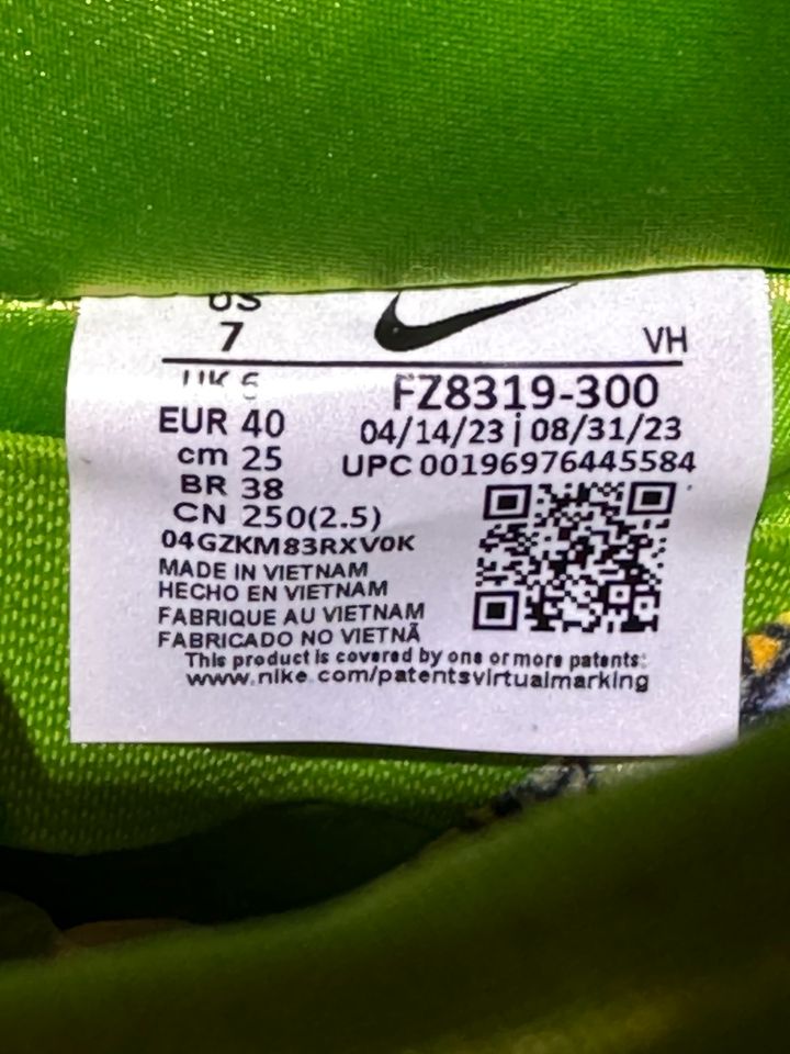 Nike SB Dunk Low x Powerpuff Girls Buttercup Green EU 40 in Breitenberg