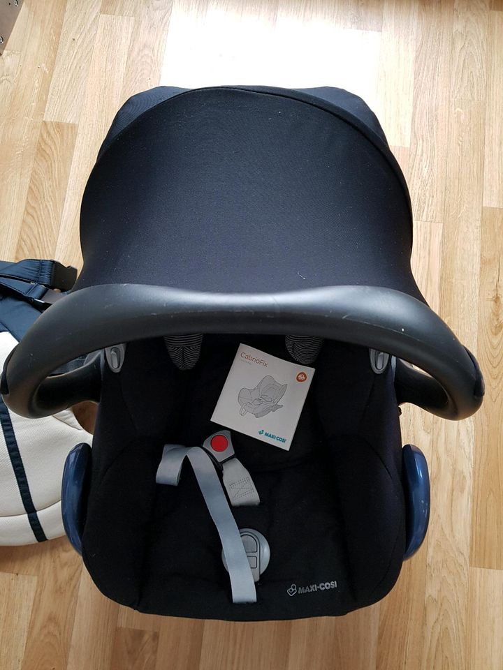 Maxi Cosi und Babytrage CabrioFix in Aichtal