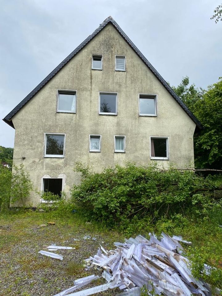 Neues Zuhause für die handwerklich, geschickte Großfamilie in Altena