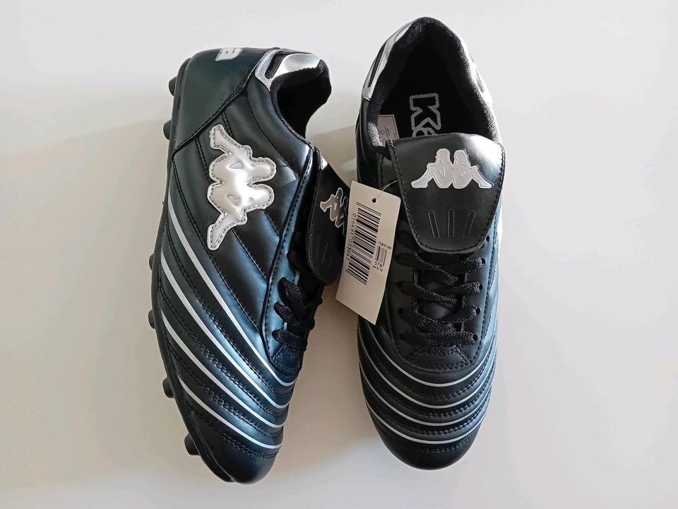 Gr 42 NEU Kappa Fußballschuhe - schwarze Schuhe in Ebern