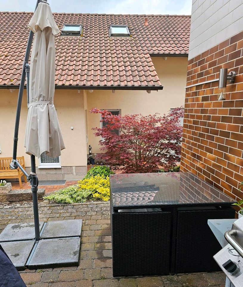Gartenmöbel Set 4Stühle inkl.Tisch und Sonnenschirm in Odernheim am Glan