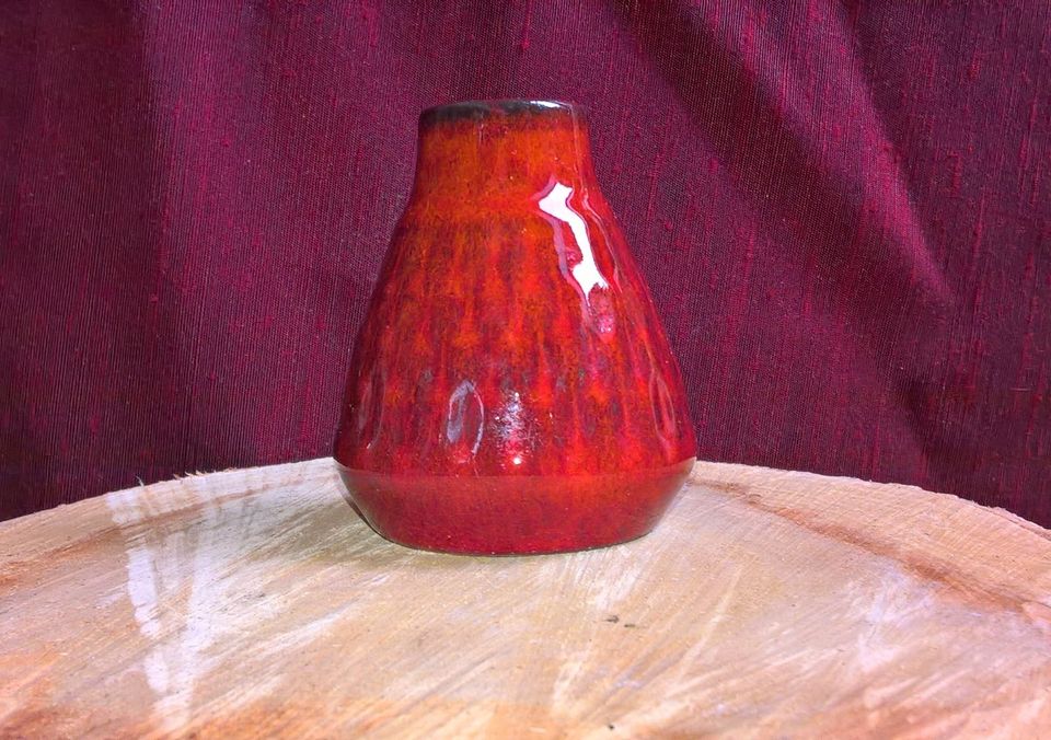 Kleine Keramik-Vase im Stil der späten 1950er in Neunkirchen a. Brand