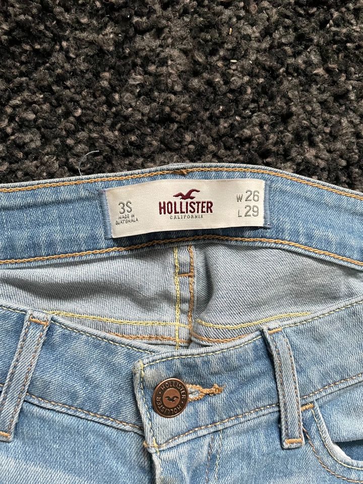 Hollister Jeans Damen w26/l29 (3S) in Remscheid