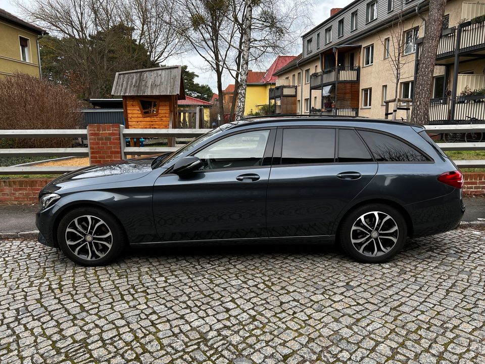 Mercedes C300h mit Vollausstattung in Potsdam