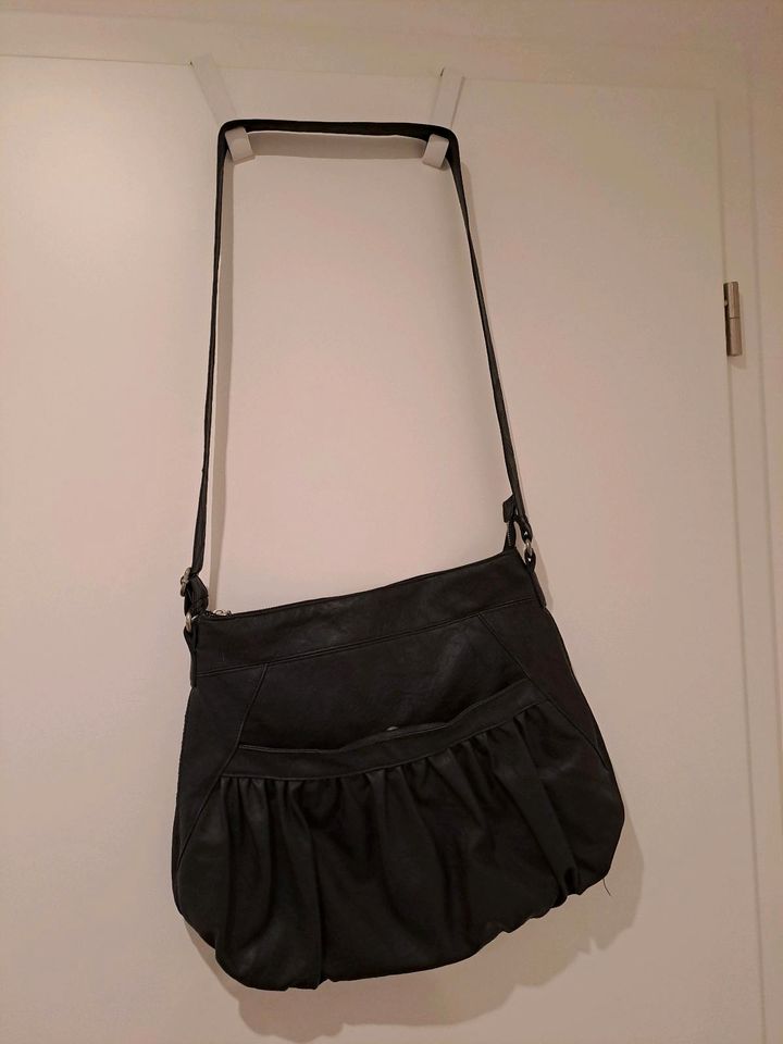 Handtasche schwarz in Obernbreit