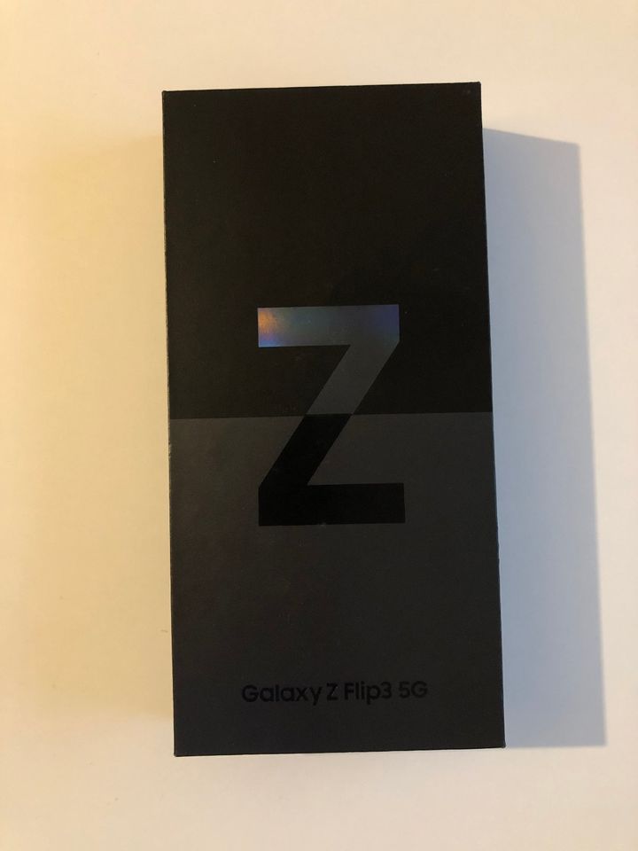 Samsung Galaxy Z Flip 3 5G 128GB 8GB in Stockach