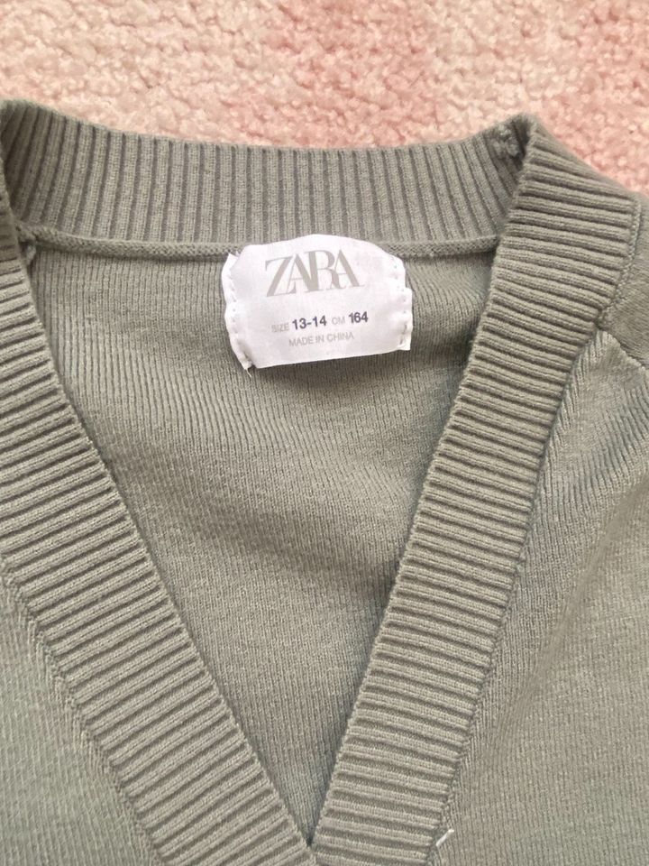 Used Zara/ Mango Cardigan set(2) in Frankfurt am Main