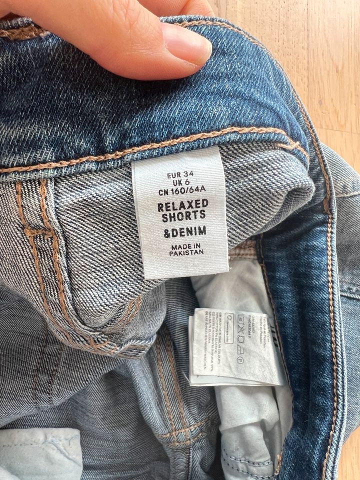 Jeans-Hotpants (H&M) Gr. 34 in Hamburg