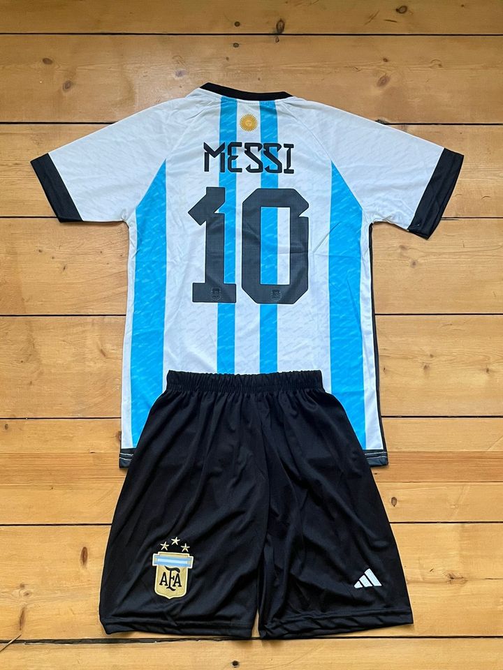 Messi Argentinien Kinder Trikot mit Hose in Remscheid