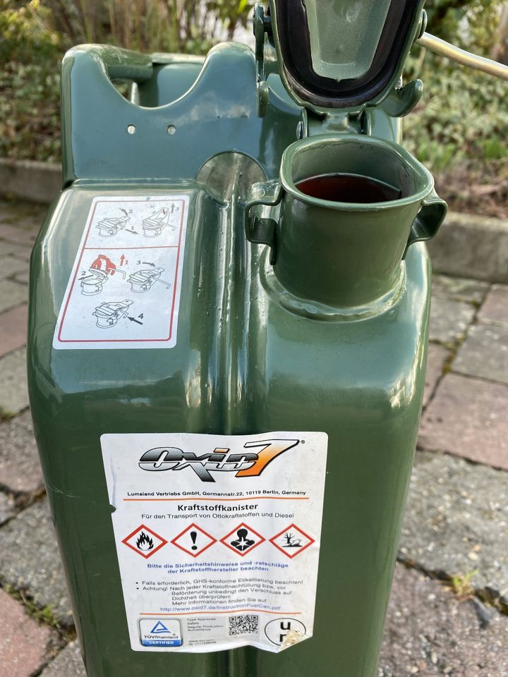 Kraftstoffkanister 20 Liter aus Metall / olivgrün / Bauart geprüf in Ditzingen