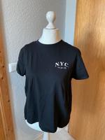 T-Shirt schwarz Aufdruck New York City Gr. 42/44 Primark Niedersachsen - Sande Vorschau