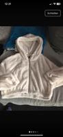 Damen kurze teddyjacke 44 shein neu Sachsen - Neukieritzsch Vorschau