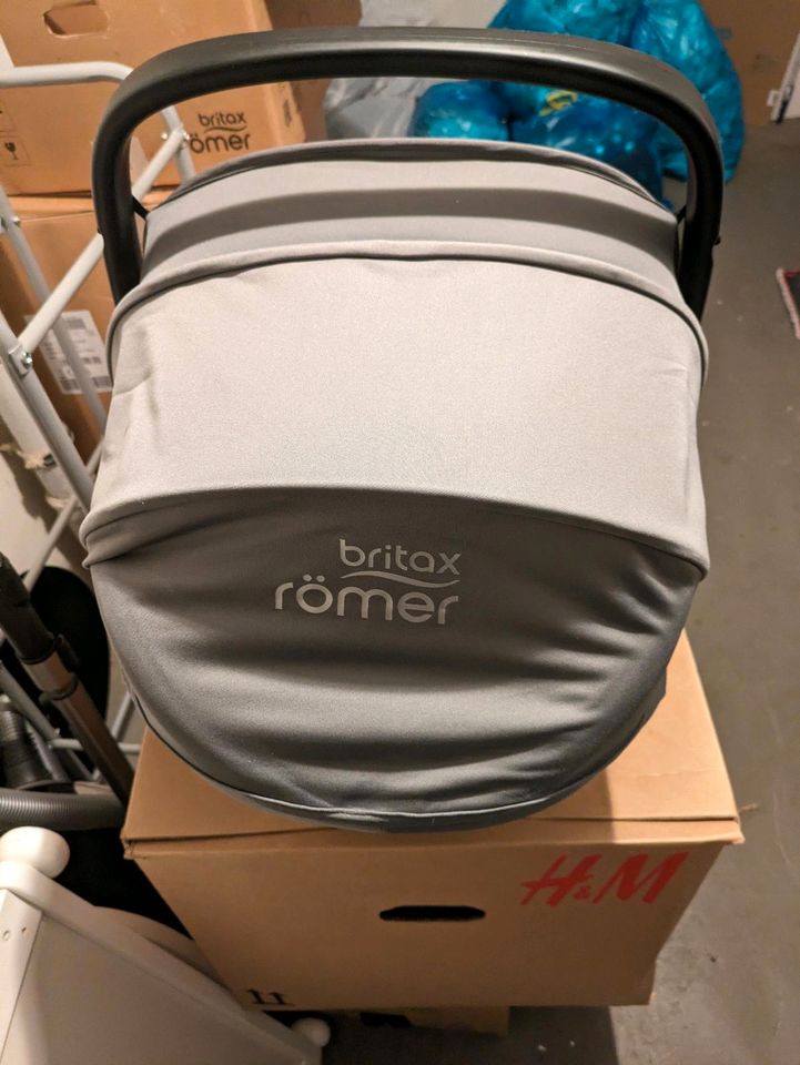 Babyschale römer britax in Wirges  