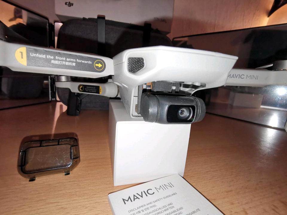 Top DJI Mavic Mini Drohne mit VR  FPV Brille, als Set mit Koffer in Kassel