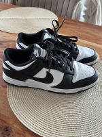 Nike Dunks Low   Panda Schwarz Weiß wie neu Gr 45 Nordrhein-Westfalen - Langenfeld Vorschau