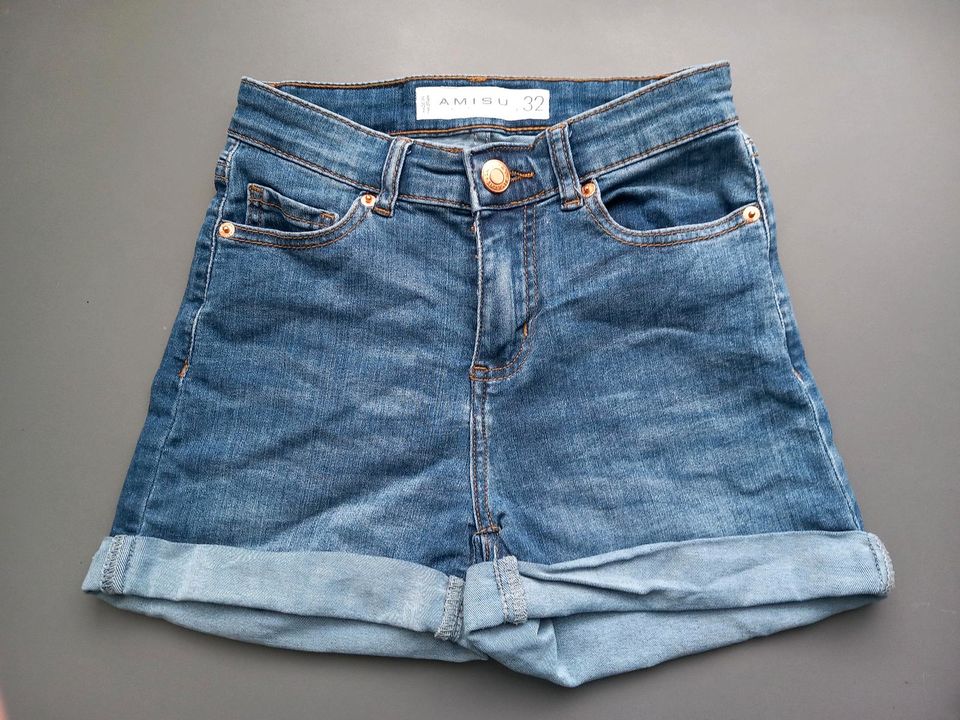 Kurze Jeans XXS 32 neuwertig high waist kurze Hose Hotpants in Freilassing