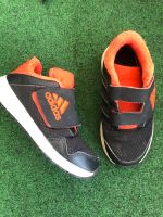 Adidas Kinderschuhe Sneaker Klettverschluss schwarz-rot 27 Frankfurt am Main - Oberrad Vorschau