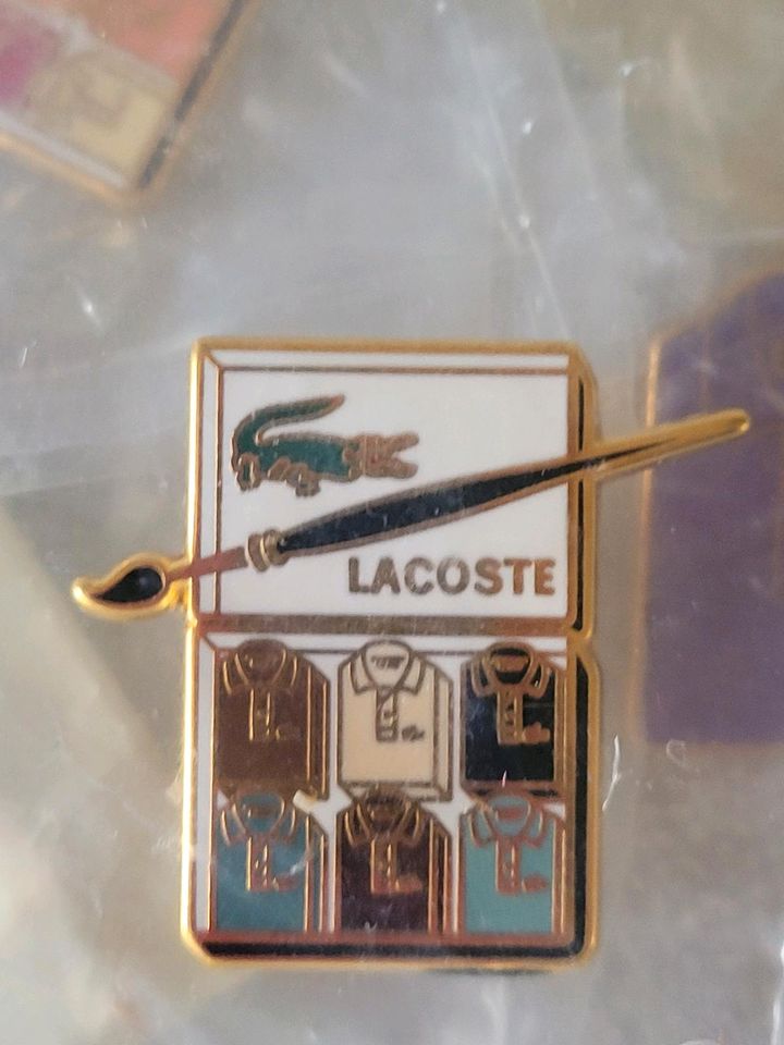 Lacoste Anstecker Antik 80 iger Jahre in Dierdorf