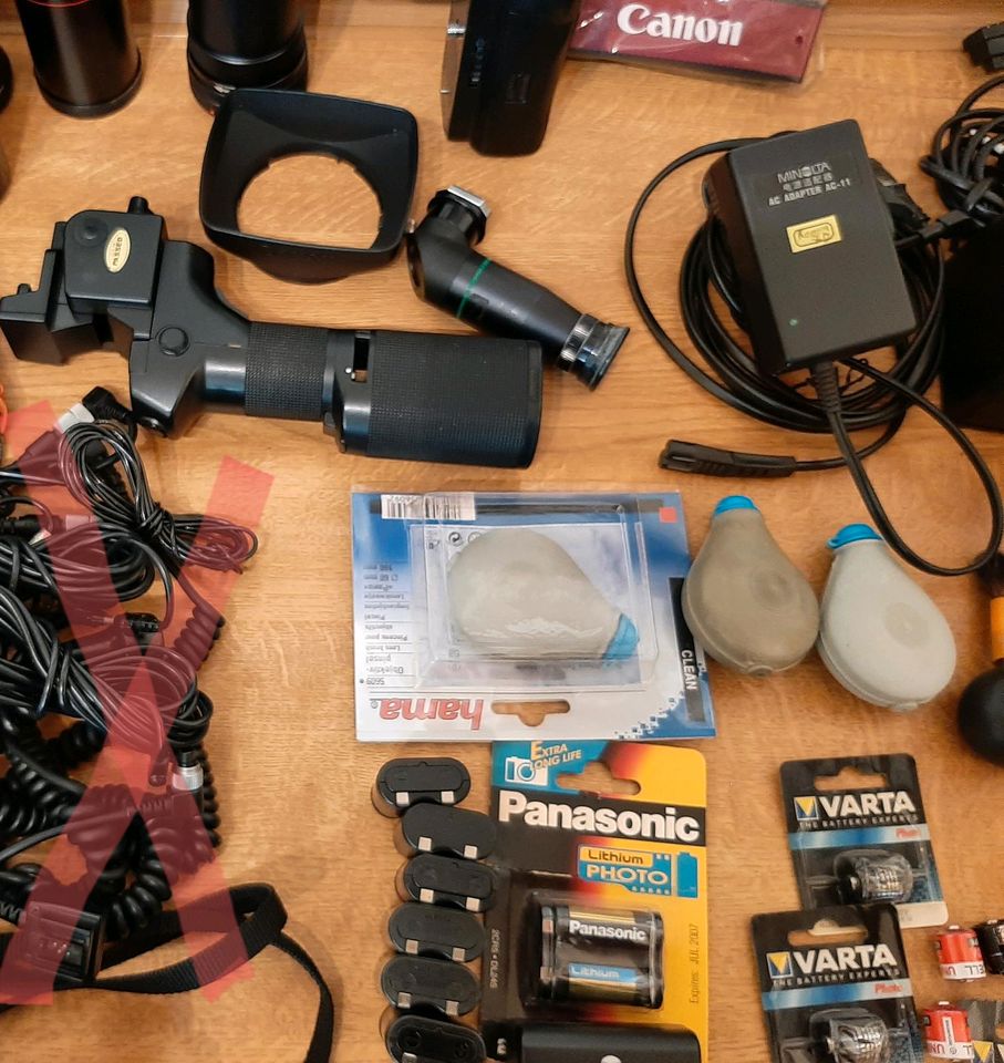 Kamera Minolta, Objektive, Blitz, Filter, Zubehör Sammlung in Großenlüder