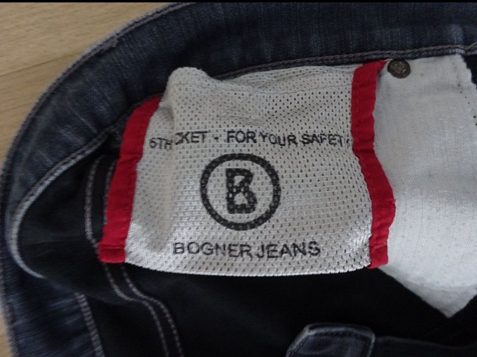 Bogner Jeans 38/34 in Regensburg