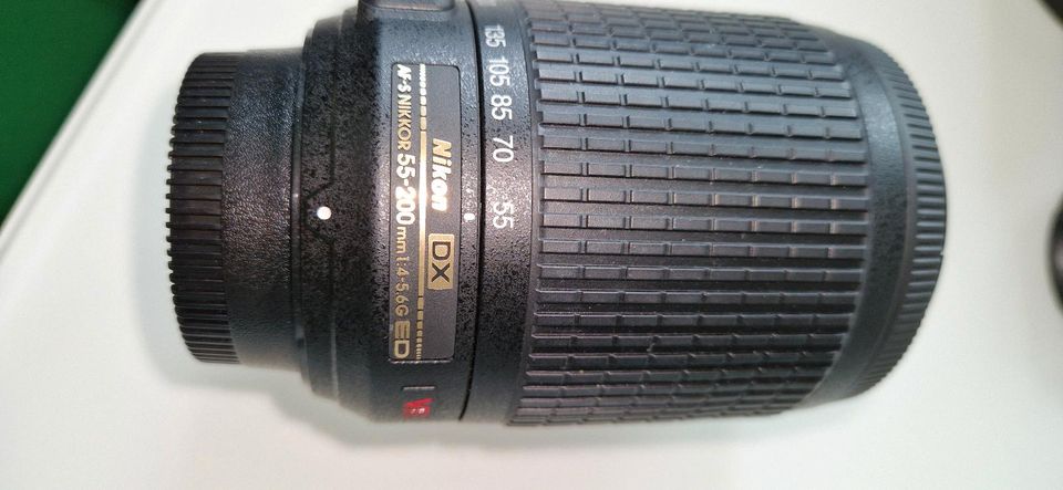Nikon Objektiv AF-S DX VR 55-200mm f/4-5,6G IF-ED OVP in Röttenbach (bei Erlangen)