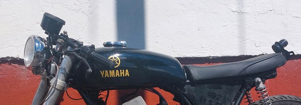 Yamaha RD250  tank mit sitzbank in Schalkau