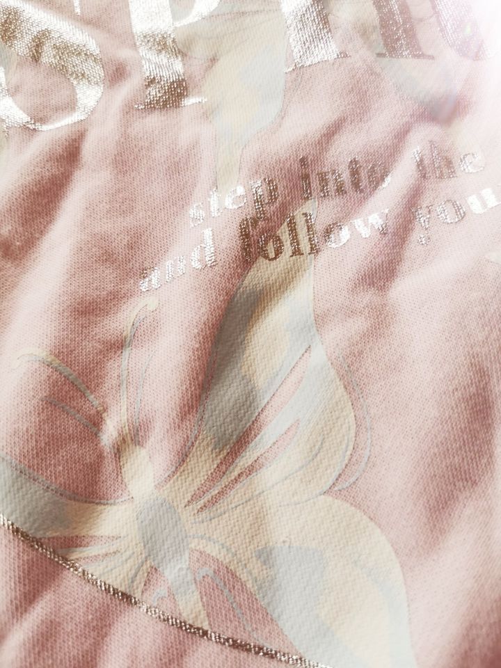 H&M Sweatjacke Jacke rosa 158 164 Rückenprint wie neu in Meerbusch