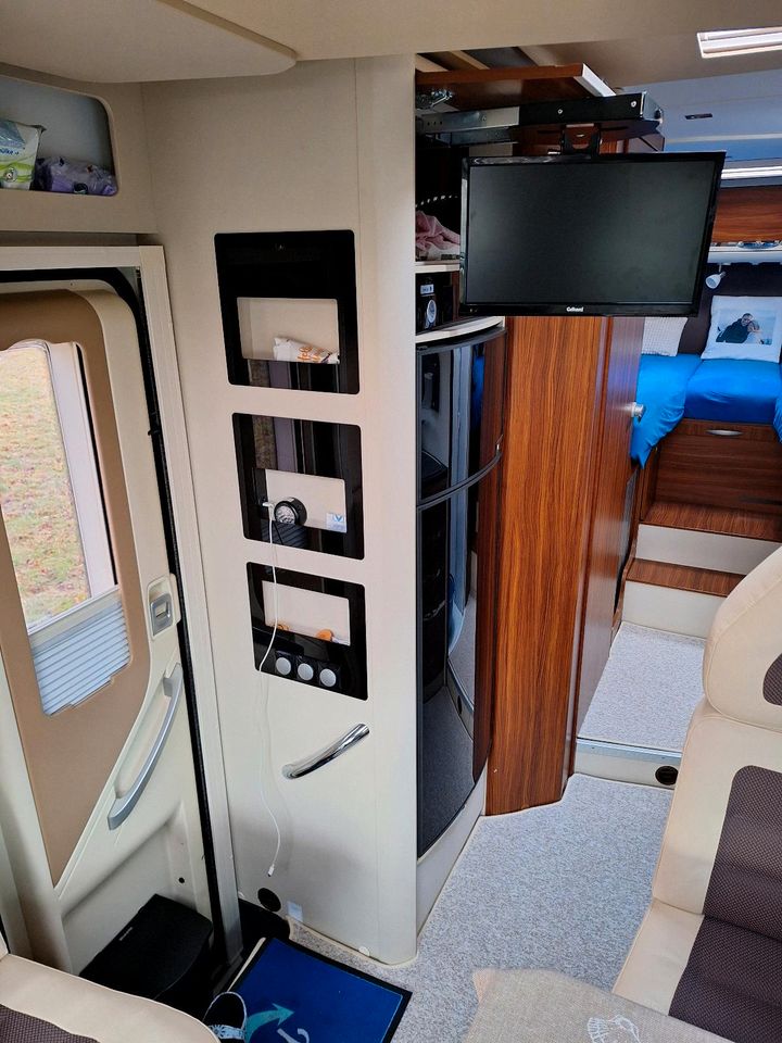 Adria Matrix 670 sl mit Hubbett und Einzelbetten in Hamburg