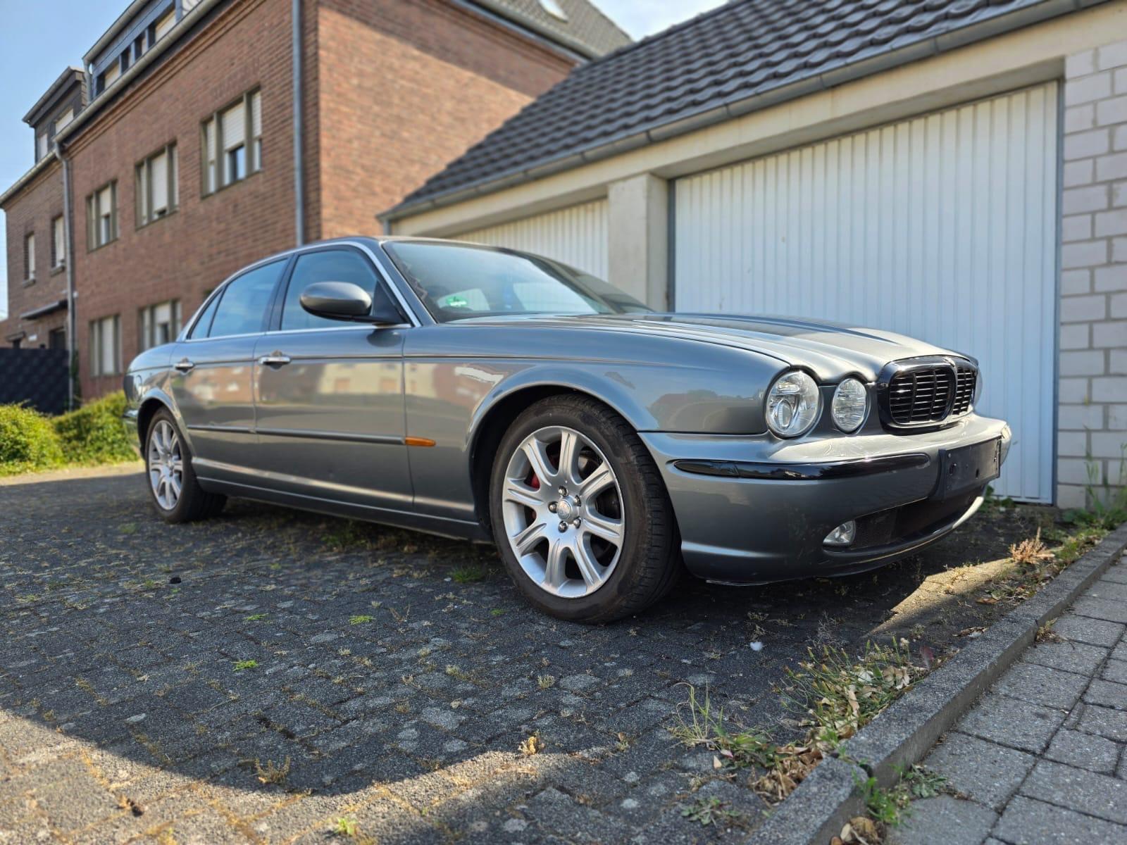 Abbildung des Autos Jaguar XJ 3.0