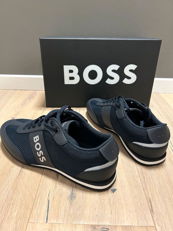 Sneakers Rusham Hugo Boss Original Gr.42 dunkel Blau NEU in Rühen