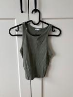 Bershka Top Grün Gr. S Oberteil Crop Hessen - Bad Vilbel Vorschau
