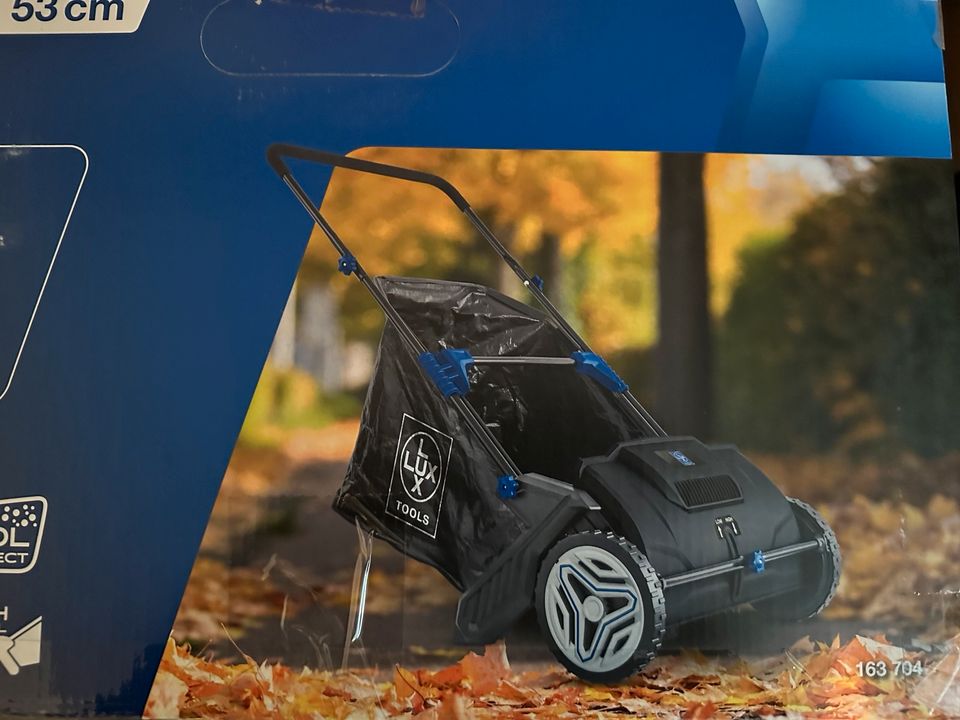 Lux Laubsammler  Garten Herbst Blätter in Solingen