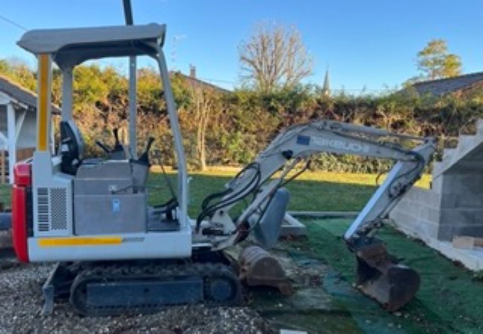 Minibagger Takeuchi TB15 in Breisach am Rhein  