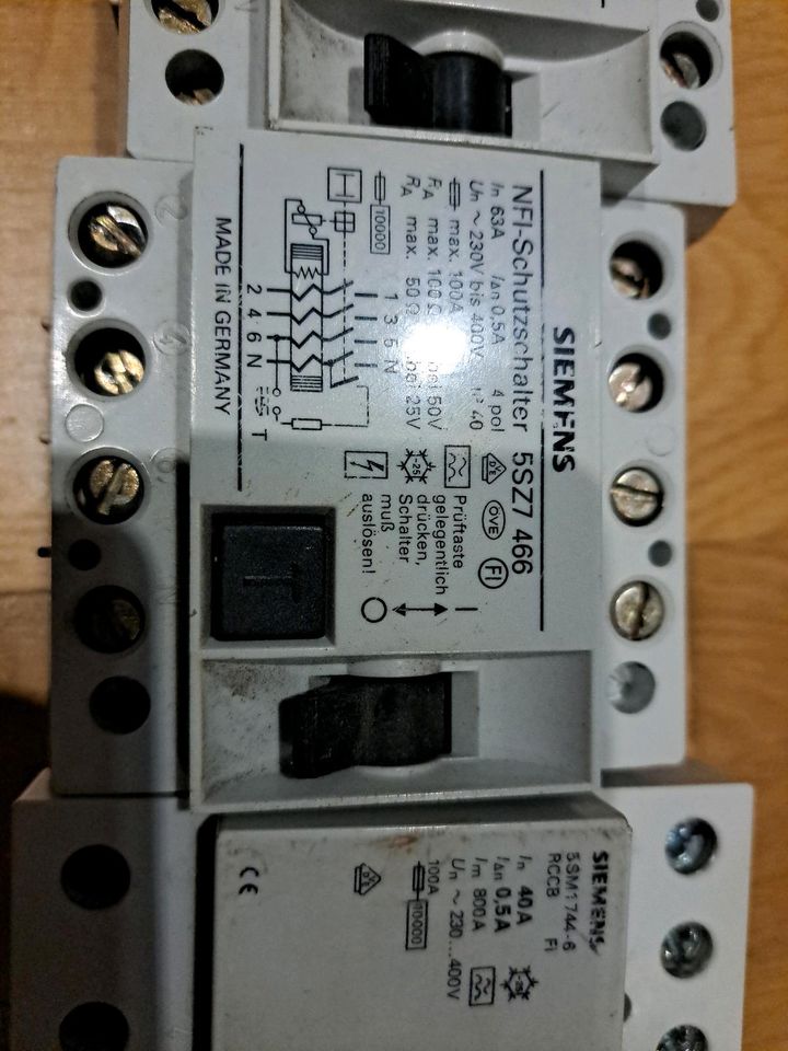 Siemens FI Schalter 63A/0,5A 63A/0,3A  40/0.5A in Bottrop