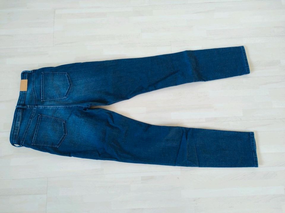 H&M: skinny Jeans in blau, Größe 170, super Stretch in Haan