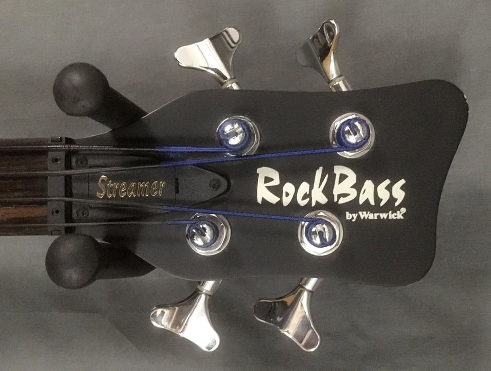 WARWICK ROCKBASS STREAMER FRETLESS BASS, GEBRAUCHT GUTER ZUSTAND in Duisburg