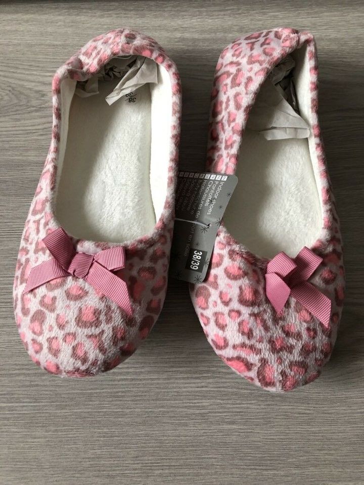 Hausschuhe Rosa Pink Leopard Süß Neu 38/39 in Essen