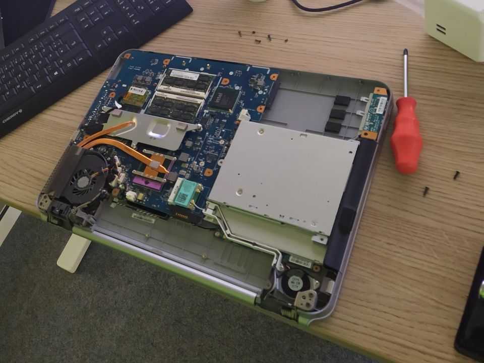 EDV PC Hilfe Computer Handy Reparatur Einrichtung Schulung in Bergisch Gladbach